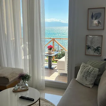 Beachfront Athina *