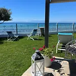 Villa Beachfront Athina