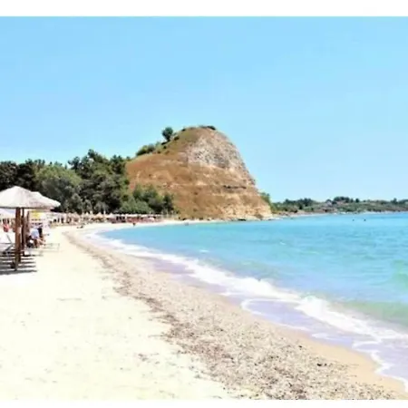 Луксозна вила Beachfront Athina Vergia