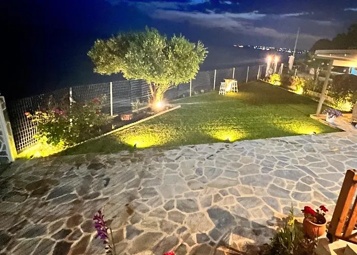 Beachfront Athina *