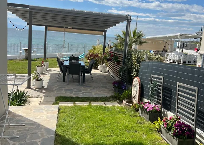 Beachfront Athina *